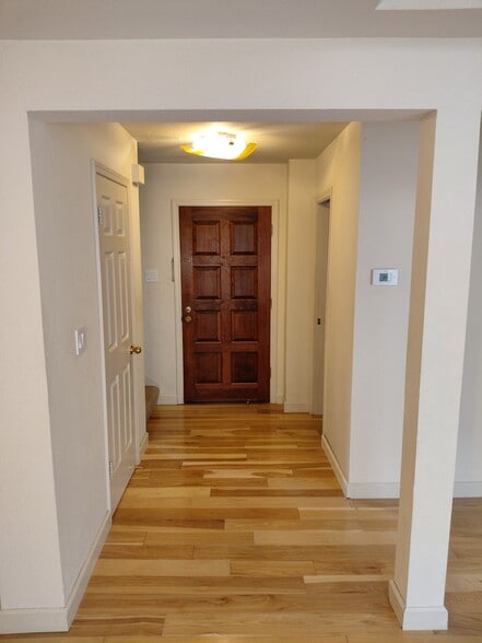 Entry - 358 Pimlico Dr
