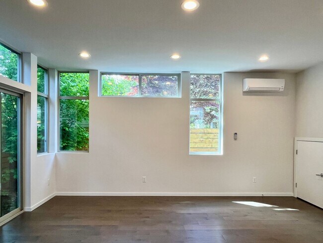 Building Photo - Charming Modern Stand-Alone Home in Ballar...