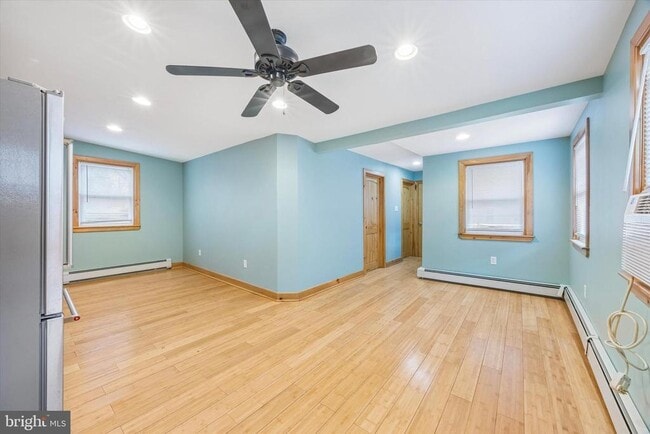 Building Photo - 707 Forrest St