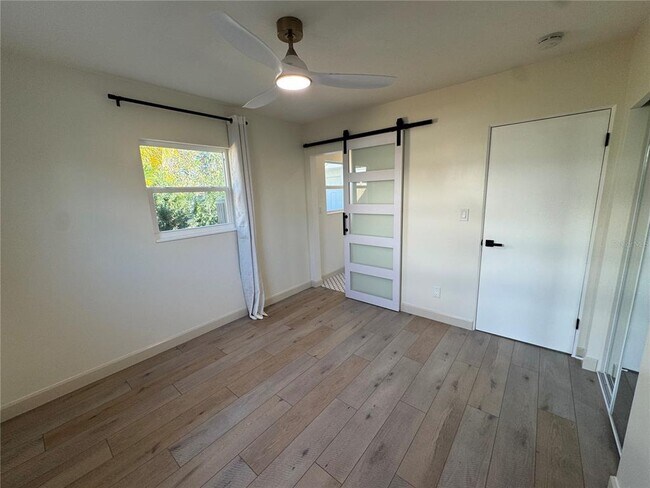 Building Photo - 1500 Carson Cir NE