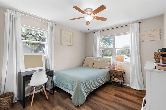 Building Photo - 617 Johnson St