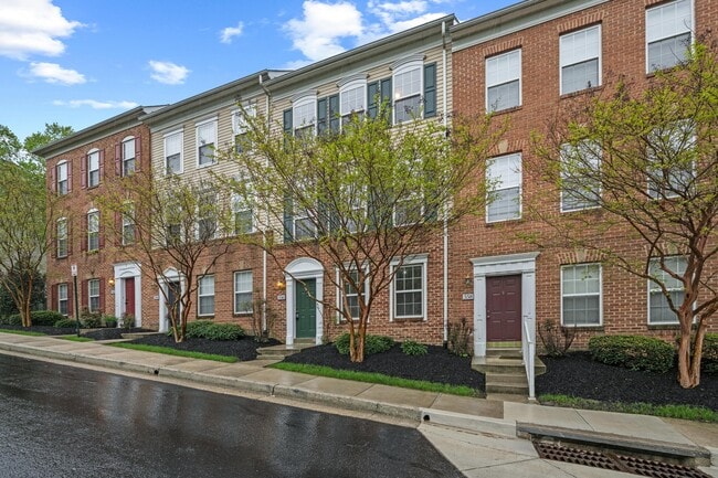 Building Photo - 556 Rhapsody Ct