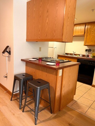 Kitchen-Model Unit - Varsity Campus Apartments