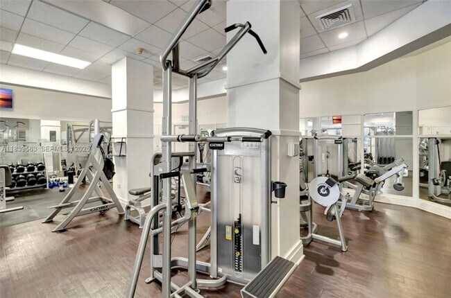 Building Photo - 701 Brickell Key Blvd