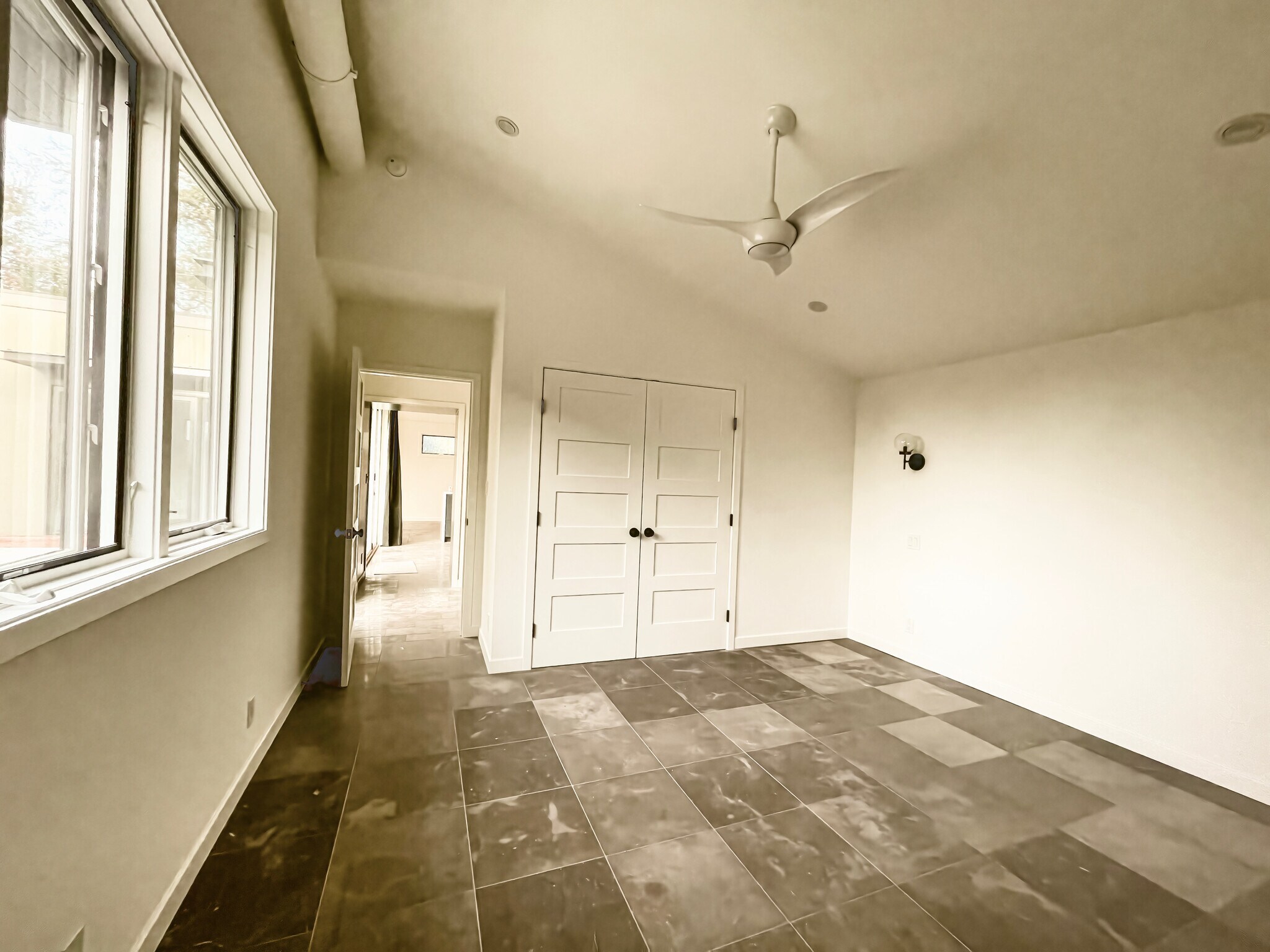 Building Photo - 5285 College View Ave