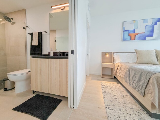 Building Photo - 225 N Miami Ave