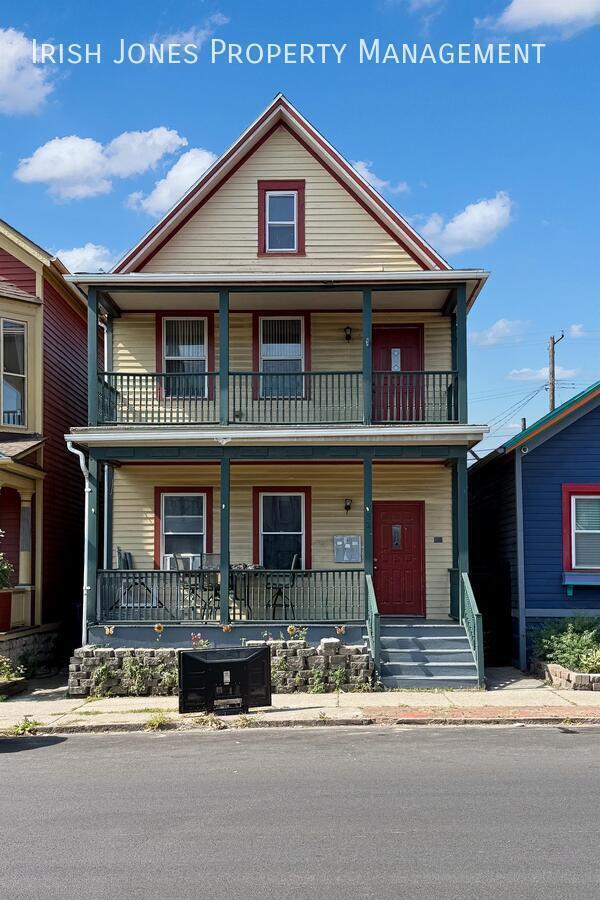 Building Photo - 32 Elmwood Ave