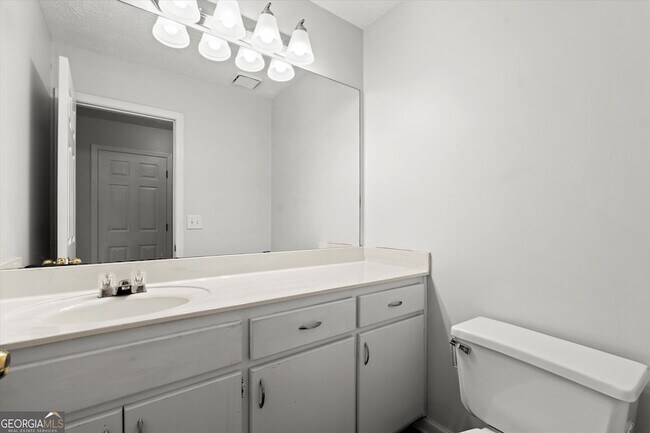 Building Photo - 115 Rockhurst Chase