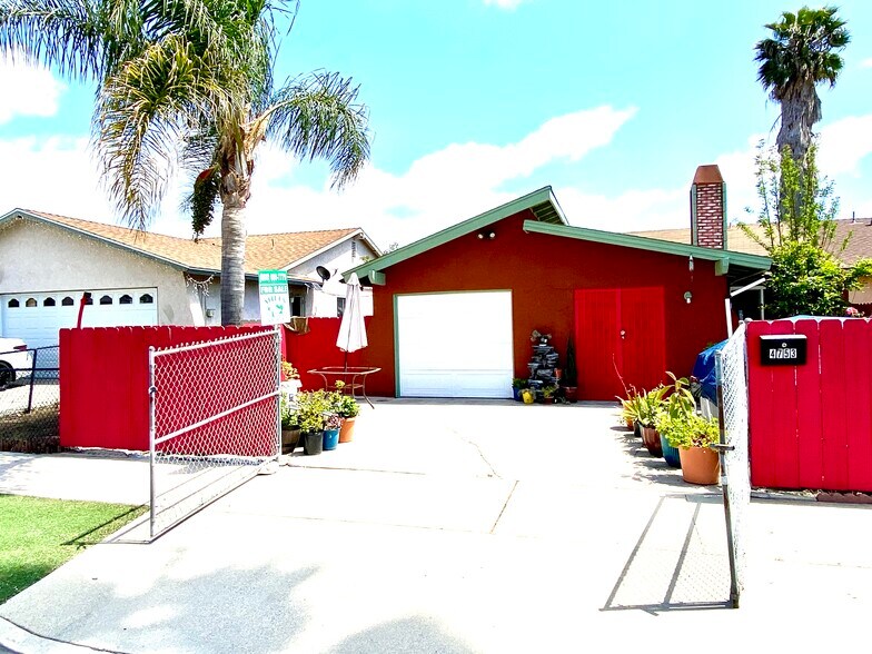Primary Photo - 4753 Calle Estrella
