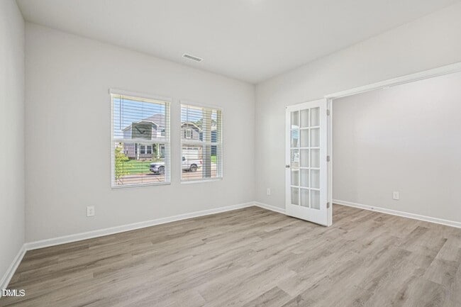 Building Photo - 721 Deschutes Dr