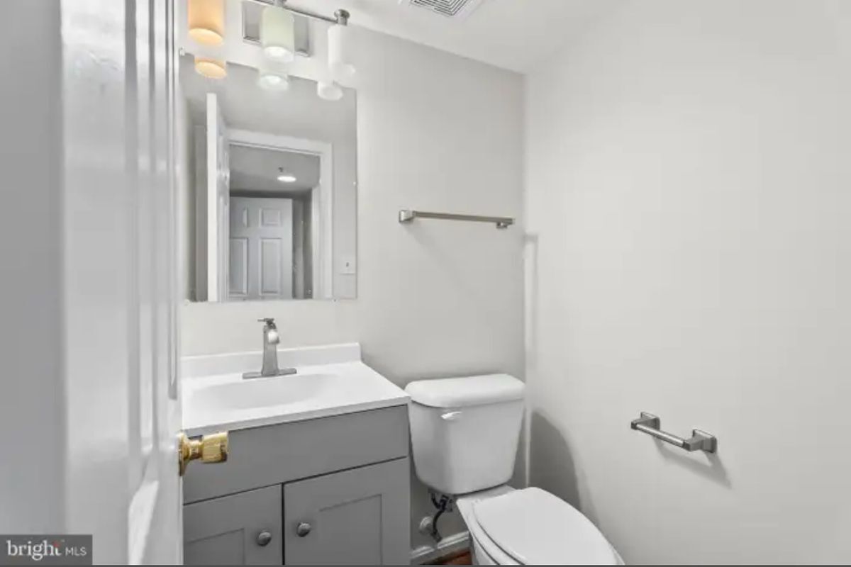 Building Photo - 5770 Katsura Ct