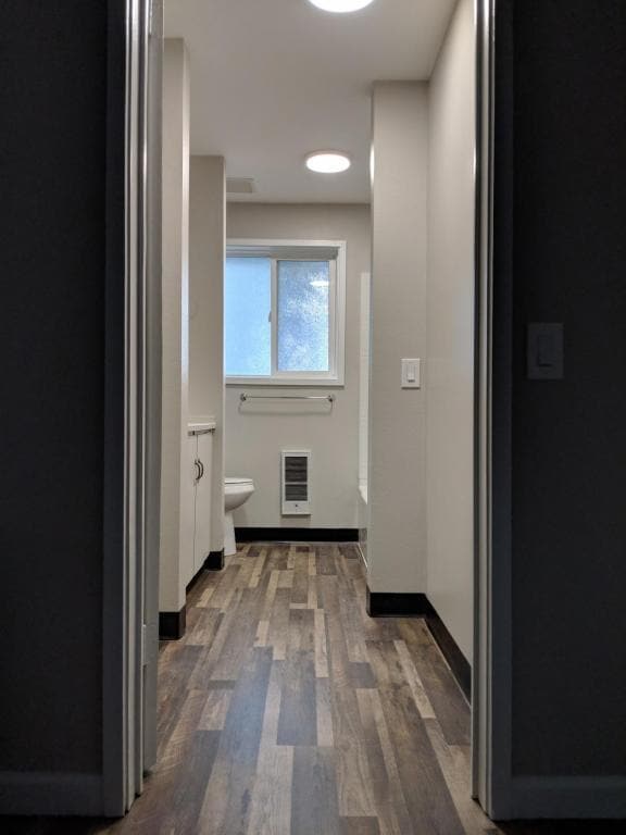 Building Photo - 355 W 6th St