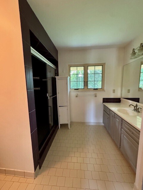 Building Photo - 156 Live Oak Ct