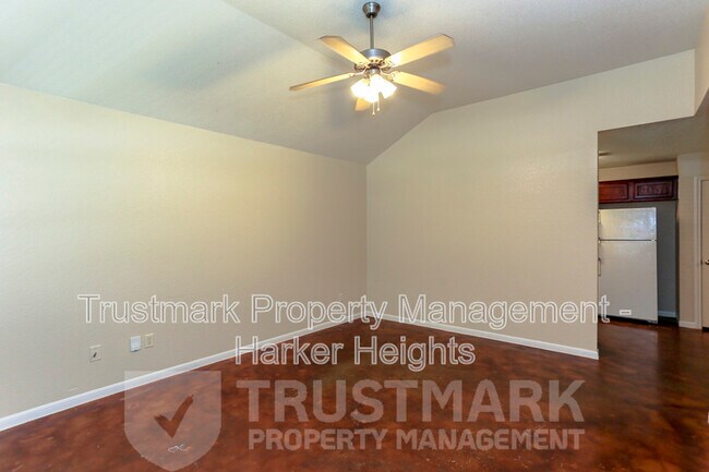 Building Photo - 5022-502205 205 Loop