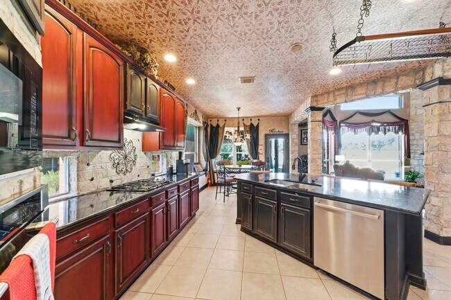 Building Photo - 11823 Canyon Mills Dr