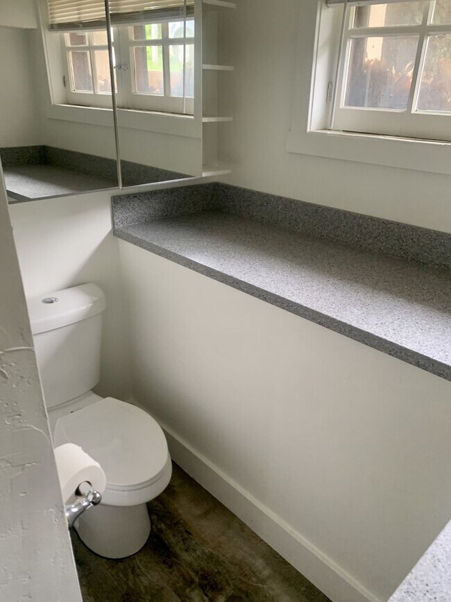 Building Photo - RES_6158LLC_DENSLEY_470