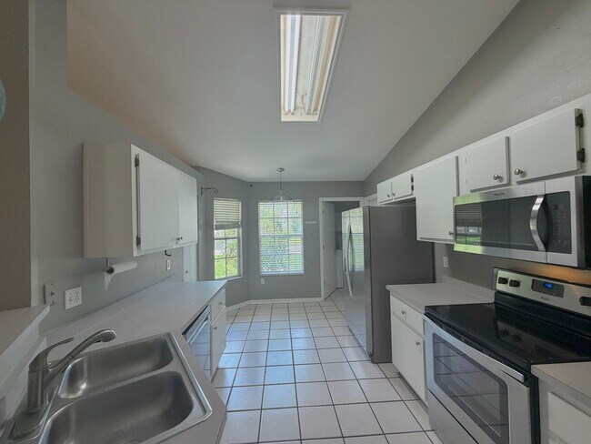 Building Photo - 3946 NW 59th Ave