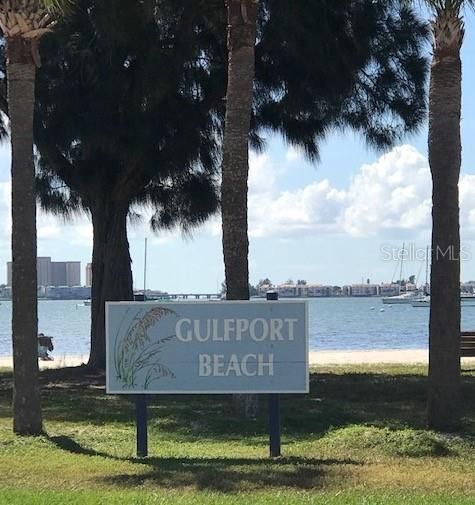 Building Photo - 5016 18th Ave S