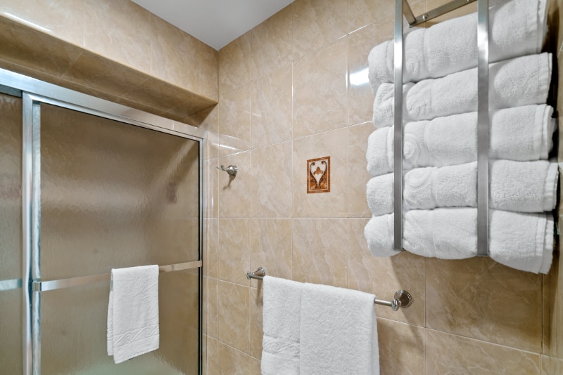 Building Photo - 1622 Union Turnpike