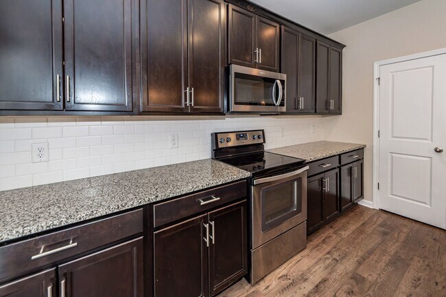 Building Photo - 3 Bedroom, 2.5 Bathroom Home in Hunters Bend - Ladson