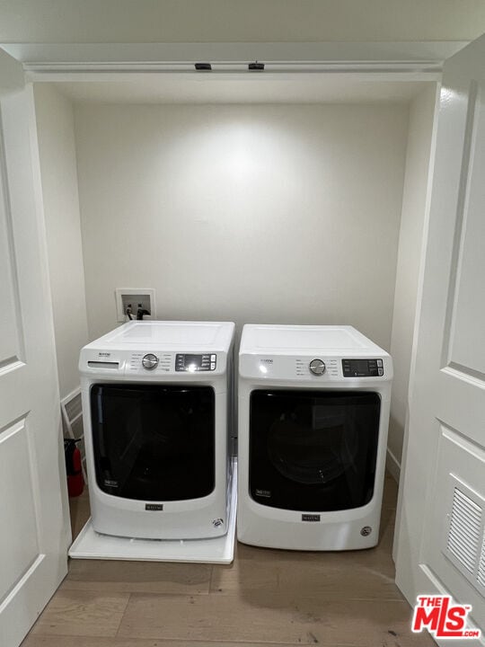 Building Photo - 5019 W Maplewood Ave