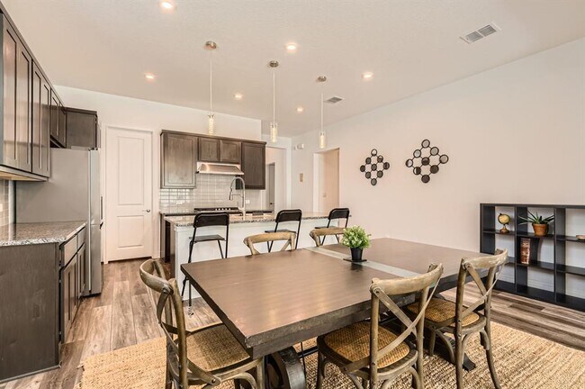 Building Photo - 4608 Modena Bay Bend