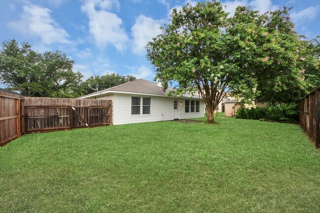 Building Photo - 14610 Hazy Ridge Ln