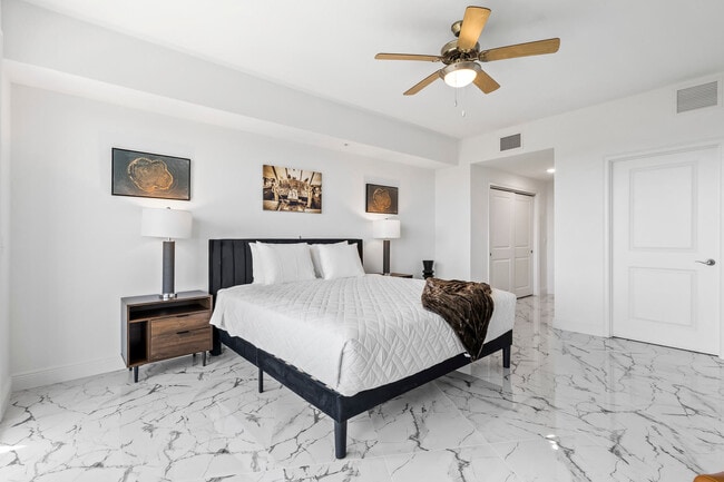 Building Photo - 605 Kemp St