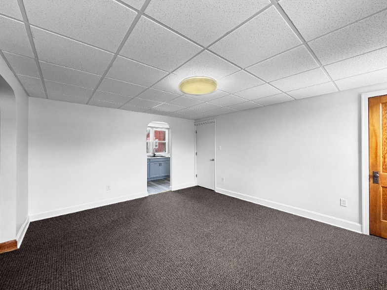 Building Photo - 1046-1064 Shoemaker St