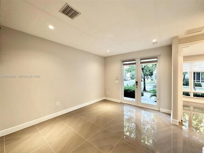 Building Photo - 10560 NW 63rd Terrace