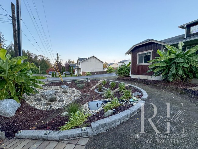 Building Photo - Single Story, Tranquil Gardens, 3-Car Garage!