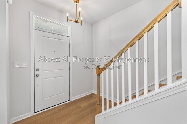 Building Photo - 204 White Oak Gdn Wy