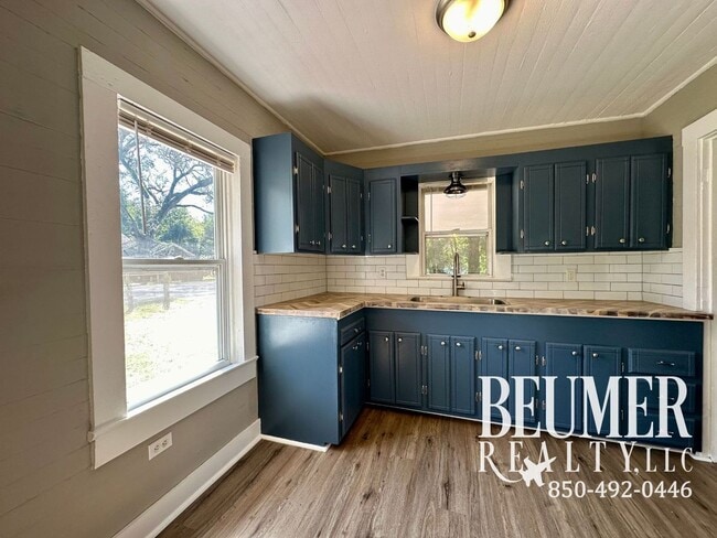 Building Photo - Charming + affordable 1/br 1/ba Cottage for rent