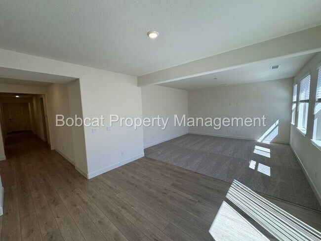 Building Photo - 837 Bravestone Ave