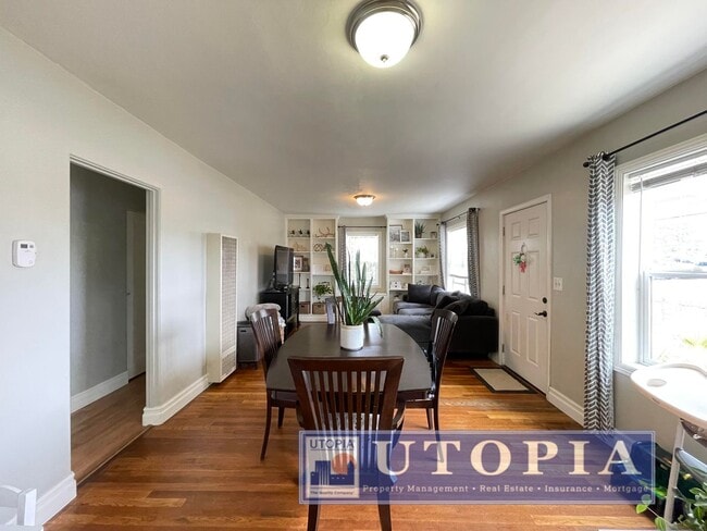 Building Photo - Beautiful 2Bed/1Ba Home on Large Corner Lot with 2-Car Garage