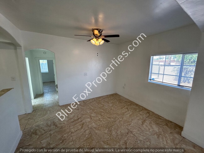 Building Photo - 2641 N Fontana Ave