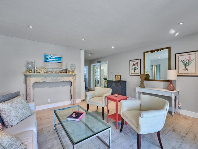 Building Photo - 301 NW 3rd Ct