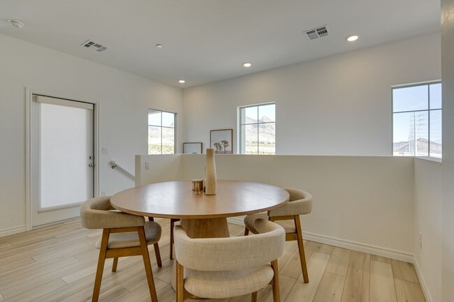 Building Photo - FULLY FURNISHED CONDO IN SUMMERLIN 89138! SHORT TERM!