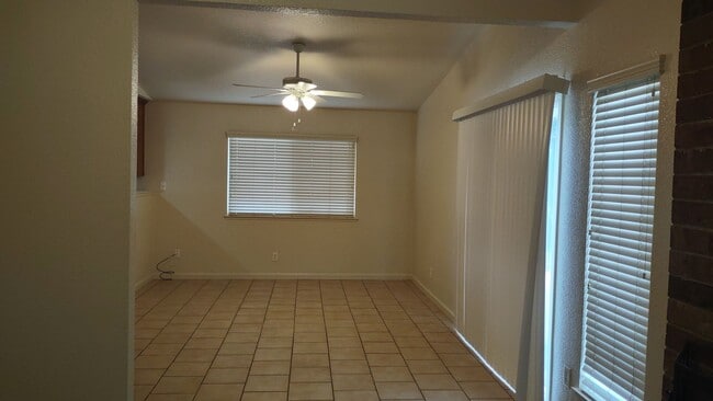 Building Photo - 8956 Red Leaf Way