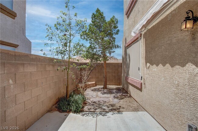Building Photo - 8575 Nature Scene Dr