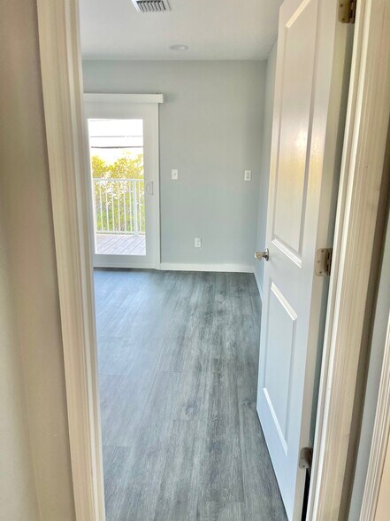2nd Floor Master Bedroom/Bathroom/Balcony - 51 Barcelona Dr