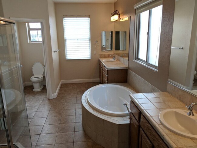 Building Photo - 9149 Tudor Park Pl