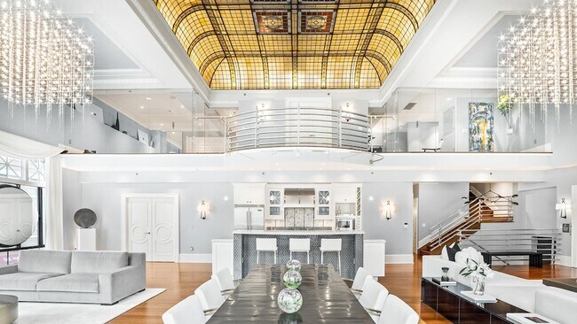 Building Photo - 313 1st St