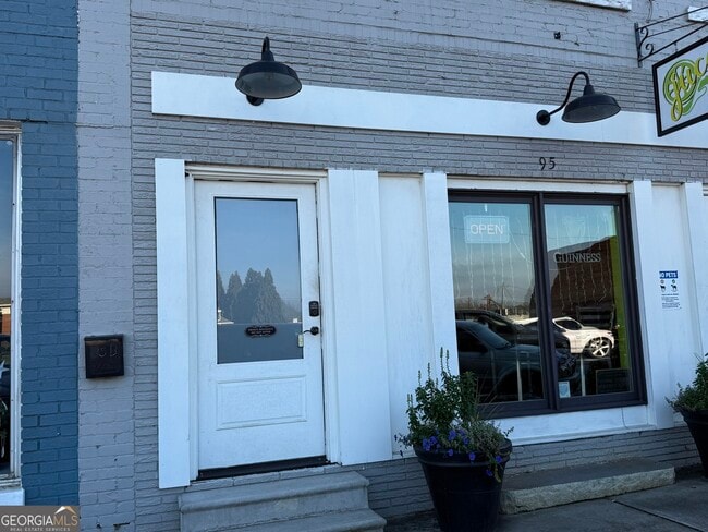 Building Photo - 95 W Franklin St