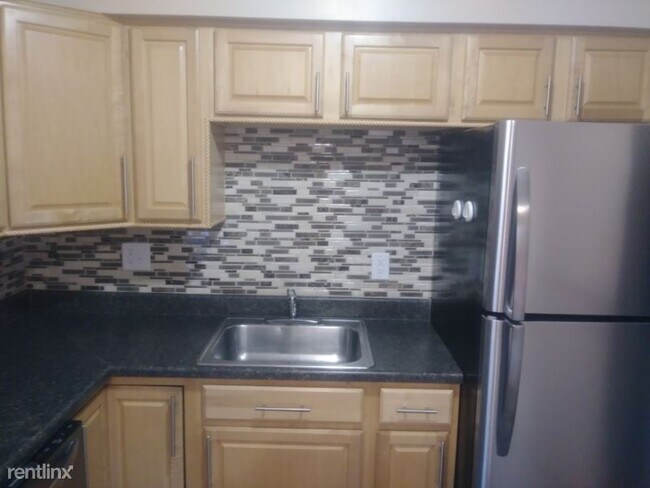 Building Photo - 2 br, 1.5 bath Condo - 1 Peppertree Ln Condo