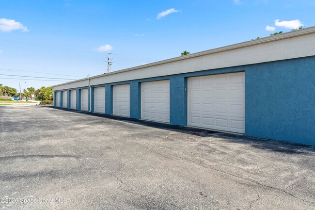 Building Photo - 5050 Ocean Beach Blvd