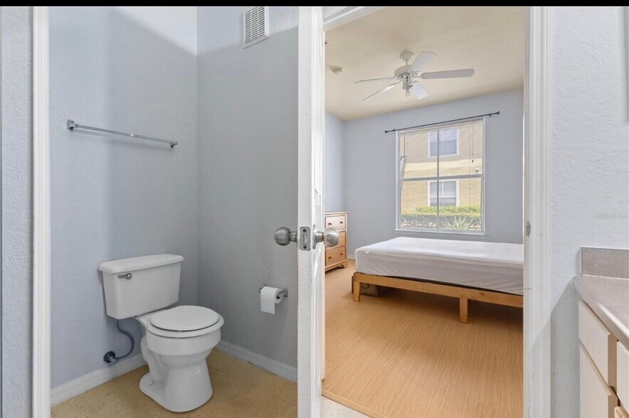 Building Photo - 6017 Westgate Dr