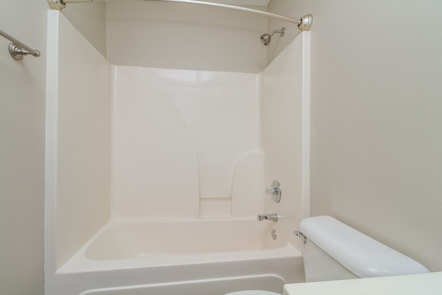 Building Photo - 1105 Sima Shabat Ct