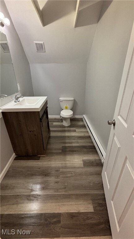 Building Photo - 220 Lake Ave