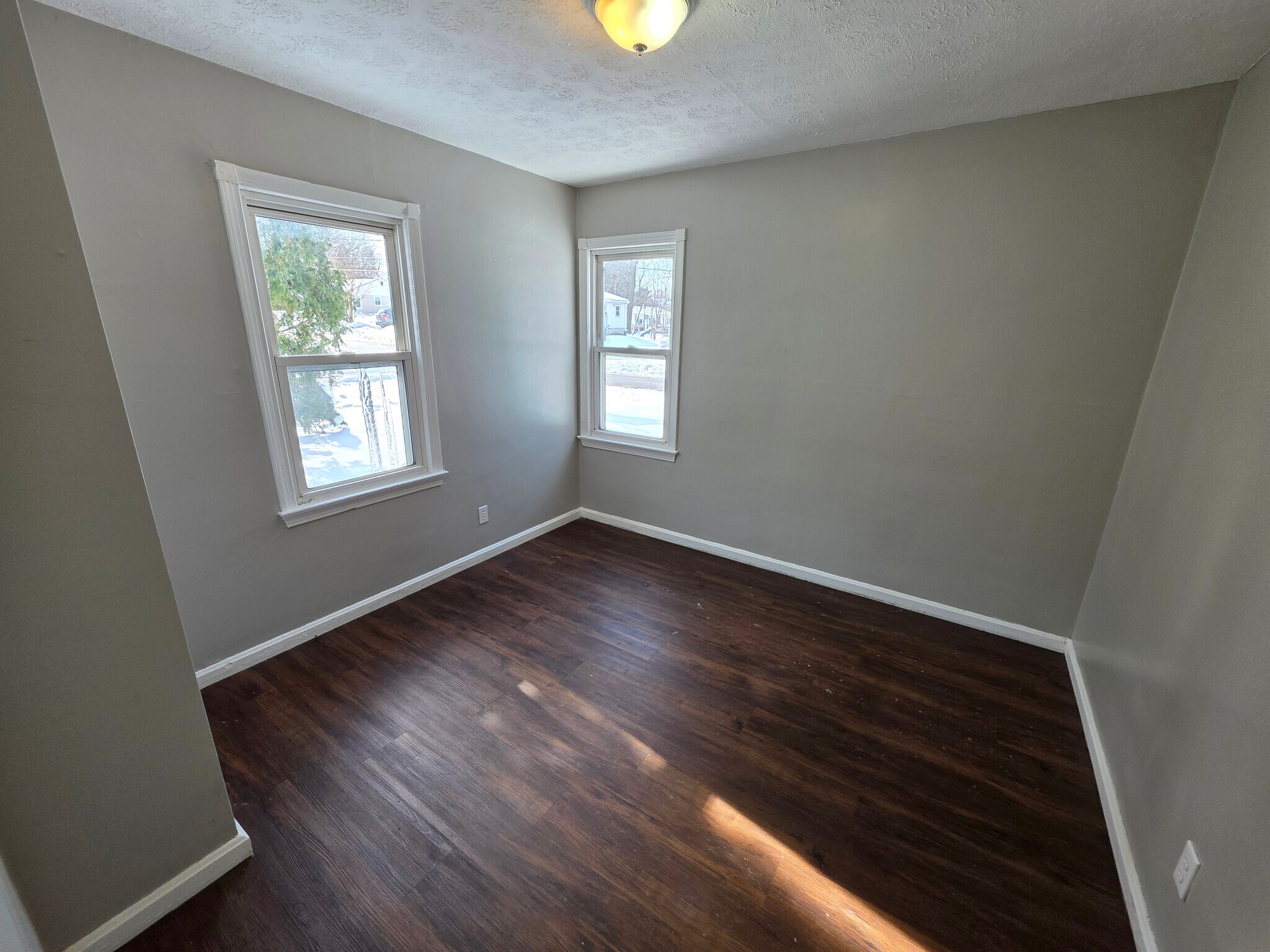 Building Photo - 1047 Yukon Ave